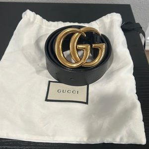 Gucci leather belt double G buckle. Excellent condition.